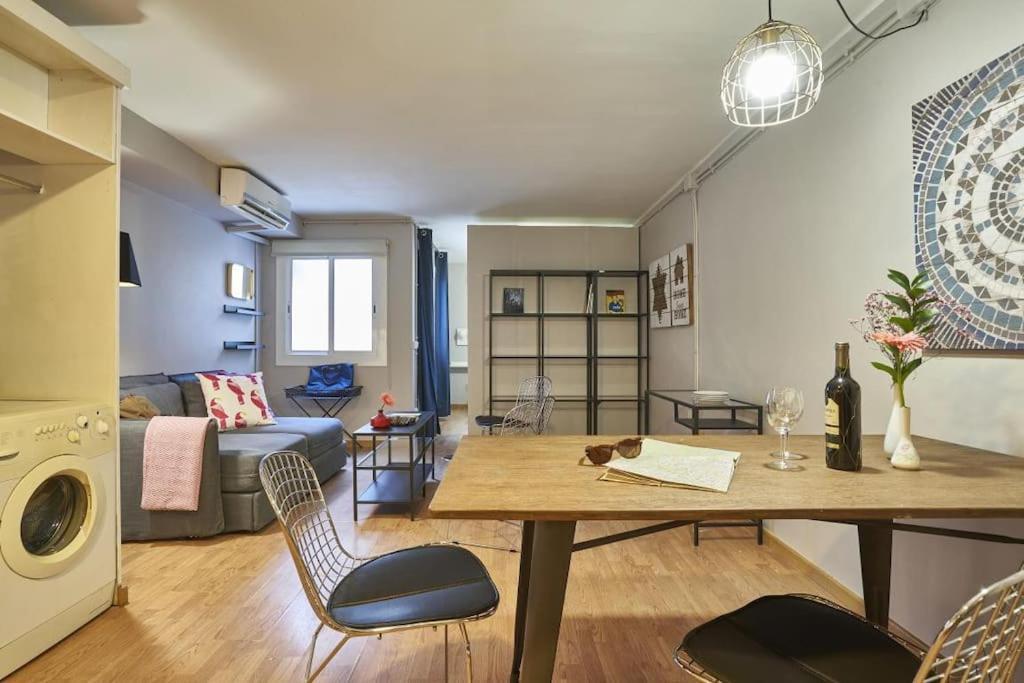 Bebarceloner Sant Andreu Apartments - 1 Bedroom エクステリア 写真