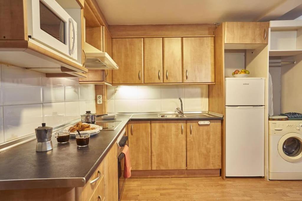 Bebarceloner Sant Andreu Apartments - 1 Bedroom エクステリア 写真